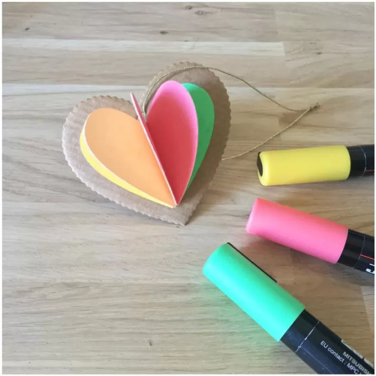 PIROUETTE Cacahouète Jeux Pirouette Cacahouète<8 Coeurs A Creer Et A Colorier, Kit Creatif Pour Enfant