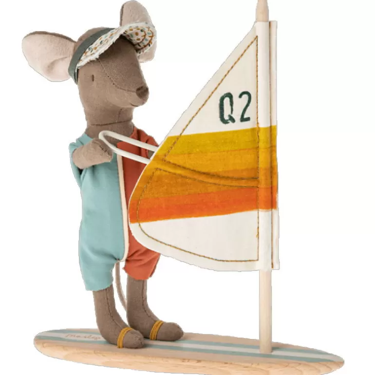 Maileg Maison De Poupee En Bois<Grand Frere Souris A La Plage Avec Sa Planche A Voile